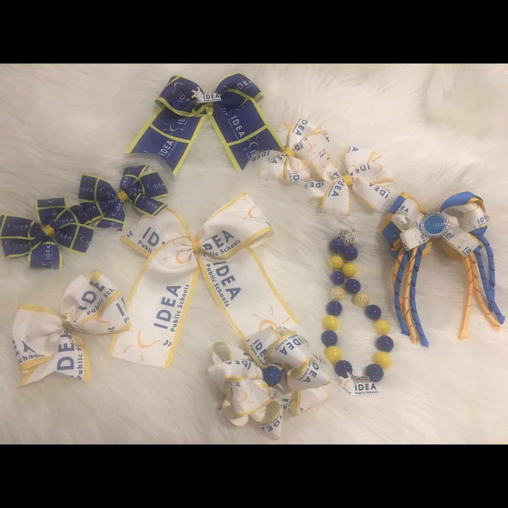 Idea Bows & Matching Necklace *Brand New*